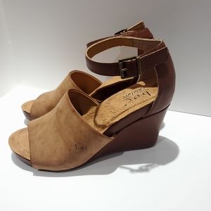 NEW B.O.C. Kali Wedge Sandal

 Sz 8
